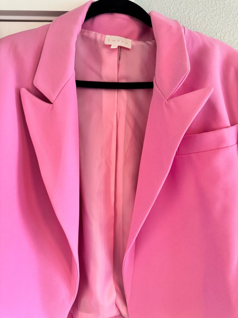 entro Pink Wide-Leg Pants with Matching Cropped Blazer - Picture 2 of 4